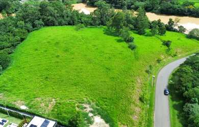 Imagem: O terreno possui 2.600m² de Área, Imóvel novo e está localizado