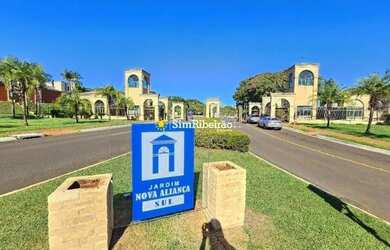 Imagem: A casa em condomínio possui 4 Dormitórios, 5 Banheiros, 4