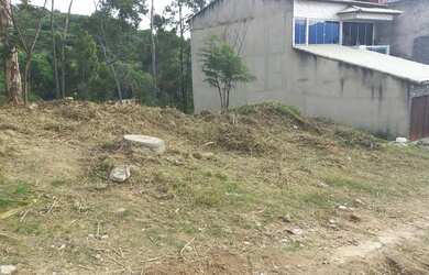 Imagem: O terreno possui 200m² de Área e está localizado em Santíssimo