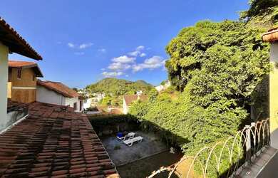 Imagem 7: Fradinhos Arquitetura Charmosa e Vista Deslumbrante da Pedra dos Olhos