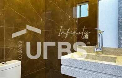 Imagem: A casa possui 3 Dormitórios, 4 Banheiros, 3 Vagas na garagem