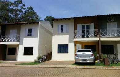 Imagem: A casa em condomínio possui 3 Dormitórios, 3 Banheiros, 2