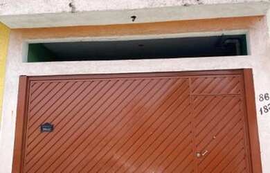 Imagem: A casa possui 3 Dormitórios, 2 Banheiros, 250m² de Área e