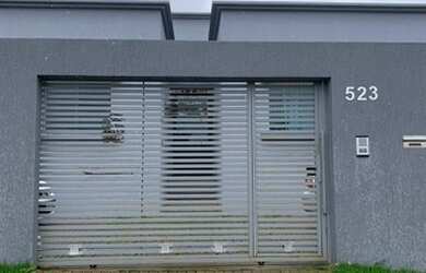 Imagem: A casa em condomínio possui 3 Dormitórios, 2 Banheiros e 1