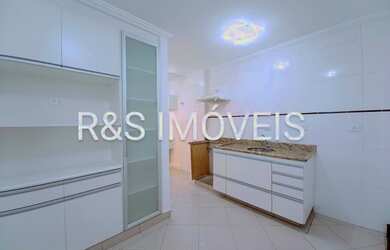 Imagem: O apartamento possui 2 Dormitórios, 2 Banheiros, 2 Vagas na