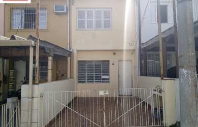 Imagem: A casa possui 2 Dormitórios, 2 Banheiros, 1 Vaga na garagem