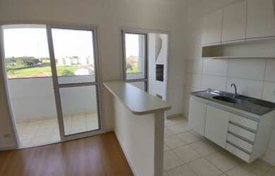 Imagem: O apartamento possui 2 Dormitórios, 1 Banheiro, 1 Vaga na garagem