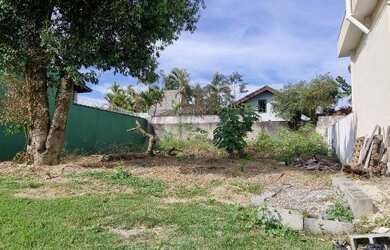 Imagem: O terreno possui 375m² de Área e está localizado em Arujá