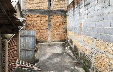 Imagem: A casa possui 3 Dormitórios, 3 Banheiros, 2 Vagas na garagem