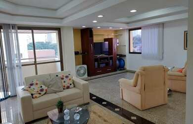 Imagem: O apartamento possui 5 Dormitórios, 3 Banheiros, 377m² de