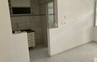 Imagem 2: Ao lado da da igreja, Sala living, tem 28 metros quadrados reformado em Boqueirão - Sant