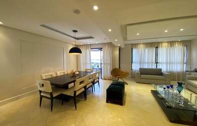 Imagem: O apartamento possui 4 Dormitórios, 5 Banheiros, 2 Vagas na