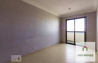 Imagem: O apartamento possui 3 Dormitórios, 1 Banheiro, 1 Vaga na garagem