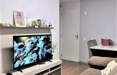 Imagem: O apartamento possui 2 Dormitórios, 1 Banheiro, 1 Vaga na garagem