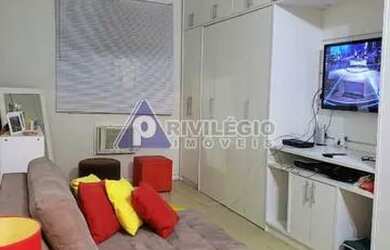 Imagem: A kitnet possui 1 Banheiro, 32m² de Área e está localizado