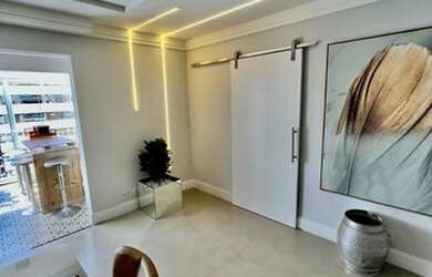 Imagem: O apartamento possui 3 Dormitórios, 4 Banheiros, 3 Vagas na