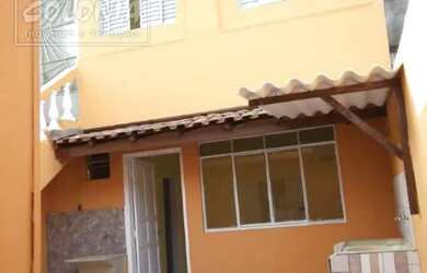 Imagem: A casa possui 3 Dormitórios, 1 Banheiro, 1 Vaga na garagem