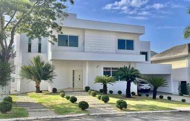 Imagem: A casa em condomínio possui 4 Dormitórios, 5 Banheiros, 3