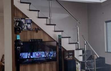 Imagem: O apartamento possui 3 Dormitórios, 5 Banheiros, 2 Vagas na