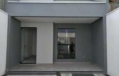 Imagem: A casa possui 2 Dormitórios, 1 Banheiro e 2 Vagas na garagem