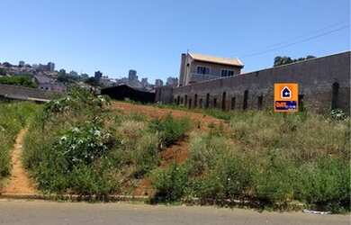 Imagem: O terreno possui 588m² de Área e está localizado em Estrela