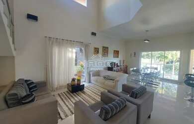 Imagem: A casa em condomínio possui 4 Dormitórios, 5 Banheiros, 4