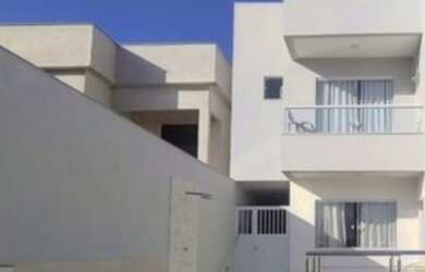 Imagem: A casa possui 3 Dormitórios, 4 Banheiros, 1 Vaga na garagem