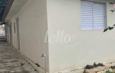 Imagem: A casa possui 2 Dormitórios, 1 Banheiro, 2 Vagas na garagem