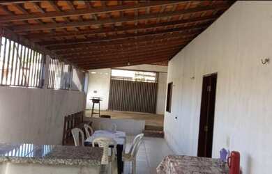 Imagem: A casa possui 2 Dormitórios, 2 Banheiros, 85m² de Área e