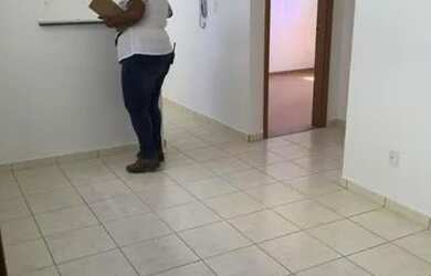 Imagem: O apartamento possui 2 Dormitórios, 1 Banheiro, 1 Vaga na garagem