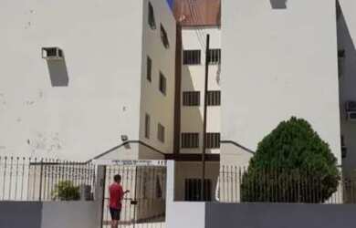 Imagem: O apartamento possui 4 Dormitórios, 2 Banheiros, 1 Vaga na