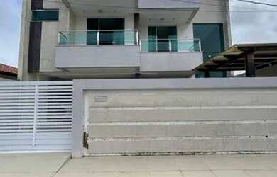 Imagem: A casa possui 4 Dormitórios, 5 Banheiros, 2 Vagas na garagem