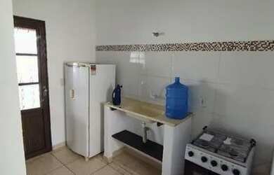 Imagem: A casa possui 1 Dormitório, 1 Banheiro, 1 Vaga na garagem