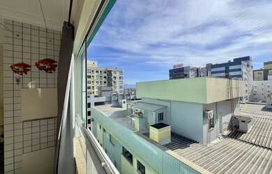 Imagem: O apartamento possui 1 Dormitório, 1 Banheiro, 1 Vaga na garagem