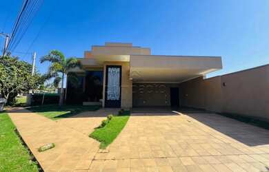 Imagem: A casa em condomínio possui 3 Dormitórios, 4 Banheiros, 4