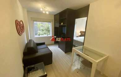 Imagem: O studio possui 1 Dormitório, 1 Banheiro, 1 Vaga na garagem