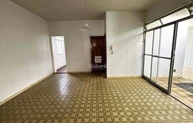 Imagem 5: Casa em Montes Claros, no bairro Melo, à venda