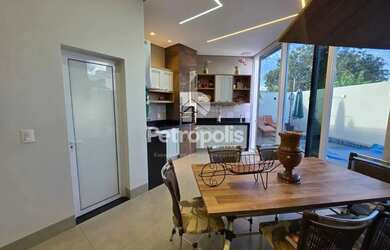 Imagem 10: Venha navegar nesse majestoso sobrado mobiliado com aparência de navio...