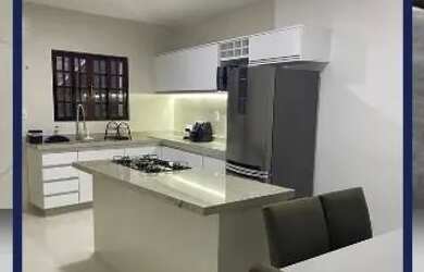 Imagem: A casa possui 3 Dormitórios, 3 Banheiros, 1 Vaga na garagem