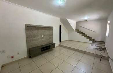 Imagem: VENDA Casa de 03 dormitórios a apenas 1.2 Km de distancia do