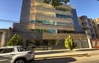 Imagem: O apartamento possui 3 Dormitórios, 1 Banheiro, 2 Vagas na