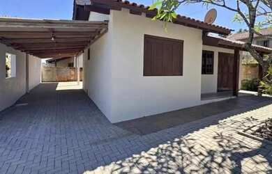 Imagem: A casa possui 2 Dormitórios, 1 Banheiro, 1 Vaga na garagem