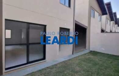 Imagem: A casa em condomínio possui 3 Dormitórios, 2 Banheiros, 2