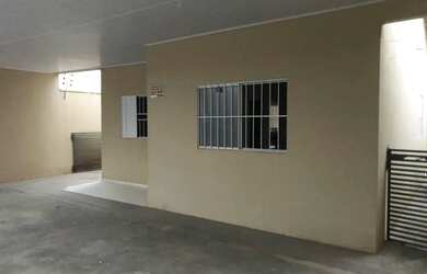 Imagem: A casa possui 3 Dormitórios, 1 Banheiro e 45m² de Área e