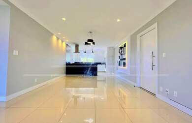 Imagem: O apartamento possui 3 Dormitórios, 3 Banheiros, 2 Vagas na