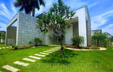 Imagem: A casa em condomínio possui 5 Dormitórios, 5 Banheiros, 5