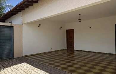 Imagem: A casa possui 3 Dormitórios, 4 Banheiros, 4 Vagas na garagem