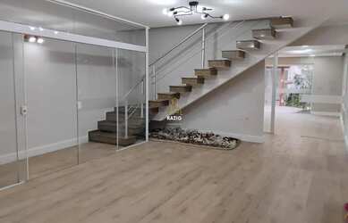 Imagem: O depósito possui 2 Vagas na garagem, 252m² de Área e está