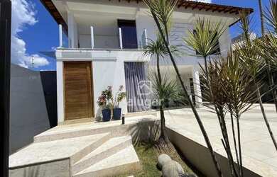 Imagem: A casa à venda possui 4 Dormitórios, 4 Banheiros, 4 Vagas