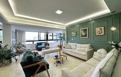 Imagem: O apartamento possui 4 Dormitórios, 3 Banheiros, 3 Vagas na